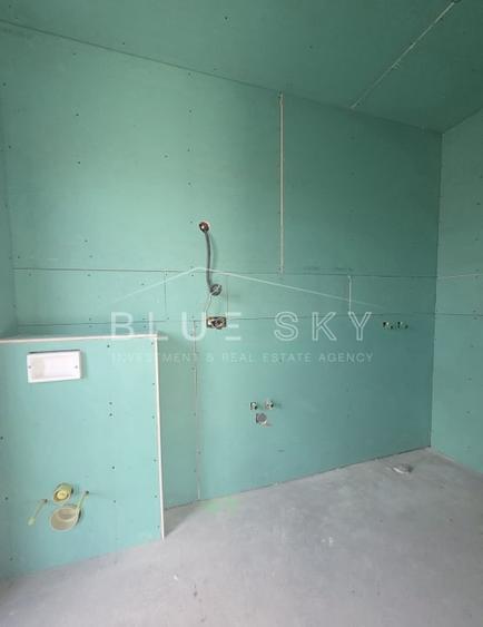 Apartament cu 3 camere decomandat în Inel I