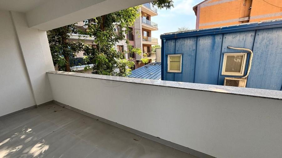 Apartament cu 4 camere decomandat în Aviației