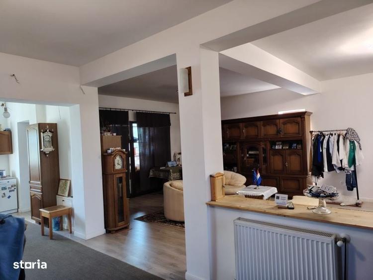 Casă cu 4 camere cu Teren 570 Mp în Aeroport