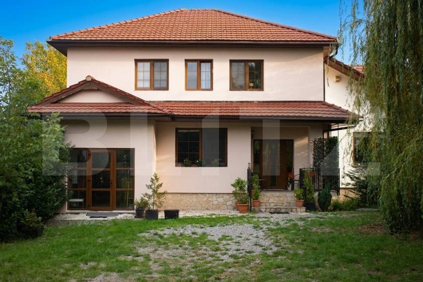 Casă individuală cu 7 camere cu Canalizare în Andrei Mureșanu