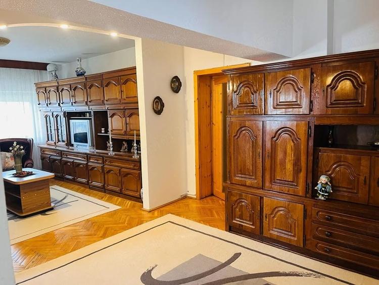 Apartament cu 3 camere decomandat în Ultracentral
