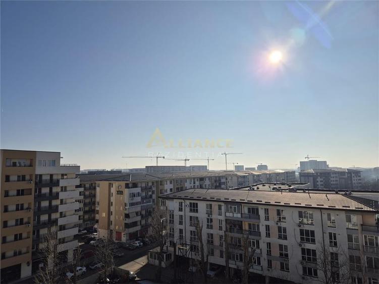 Apartament cu 3 camere decomandat în Apărătorii Patriei