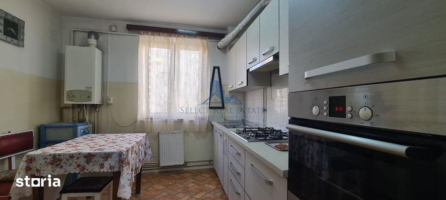 Apartament cu 3 camere decomandat, mobilat în Mihai Viteazul