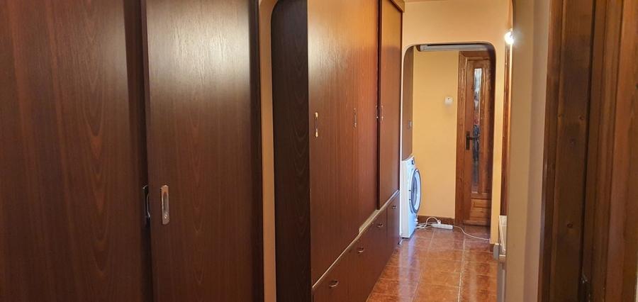 Apartament cu 3 camere, mobilat în Soarelui