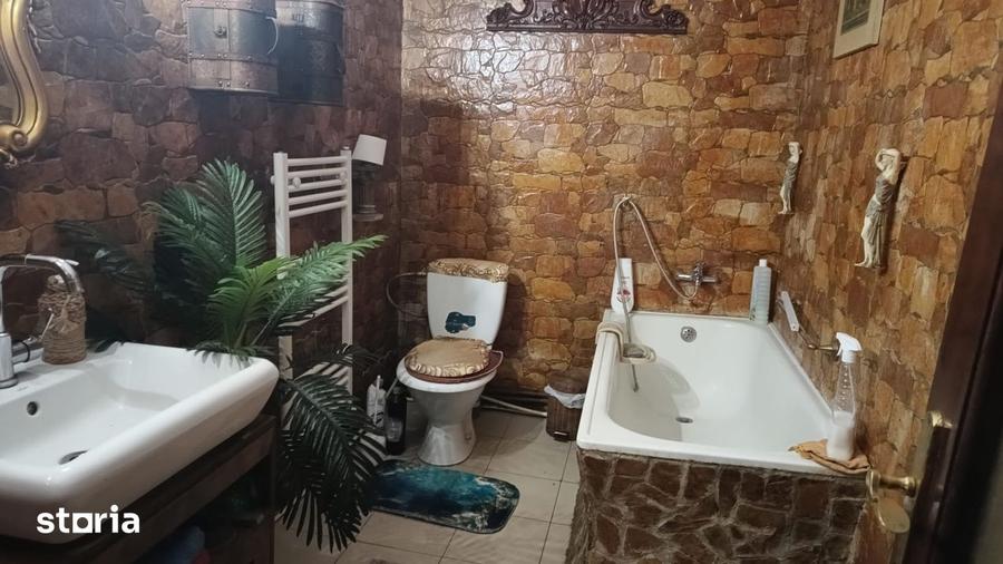 Casă cu 4 camere cu Teren 1460 Mp în Bariera Vâlcii