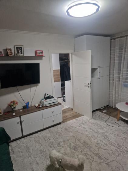 Apartament cu 2 camere nedecomandat în Colanu