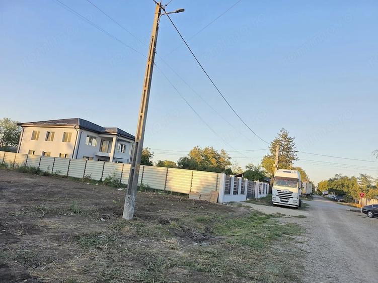 Teren de 937 mp, în Movilița