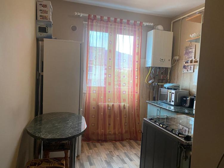 Apartament cu 2 camere semidecomandat în Exterior Vest
