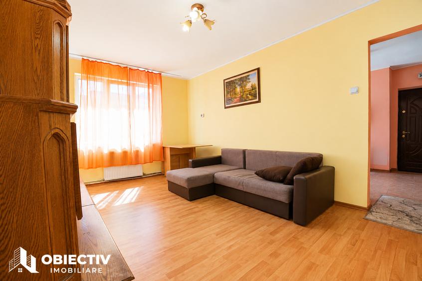 Apartament cu 3 camere semidecomandat în Central
