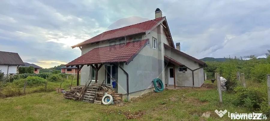 Casă cu 5 camere cu Teren 966 Mp în Tăuții-Măgherăuș