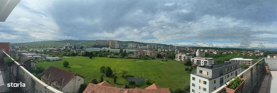 Apartament cu 4 camere decomandat în Est