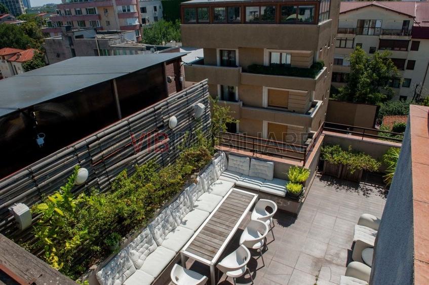 Apartament cu 6 camere decomandat în Aviatorilor