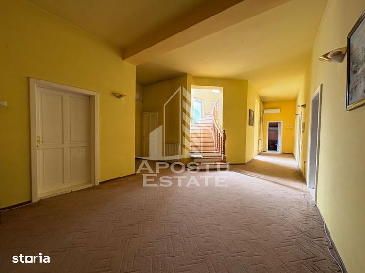 Casă cu 8 camere cu Teren 347 Mp în Iosefin
