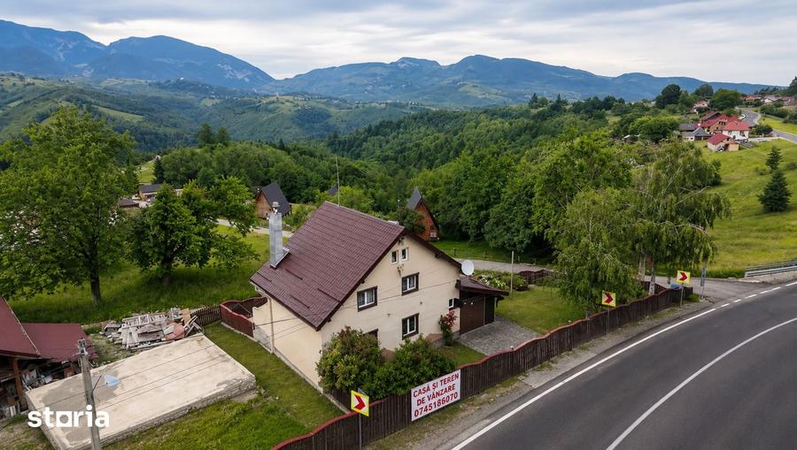 Casă cu 3 camere cu Teren 350 Mp în Moieciu