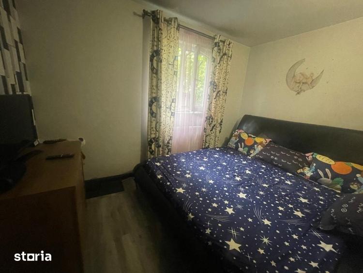Casă cu 4 camere cu Teren 380 Mp în Romanești