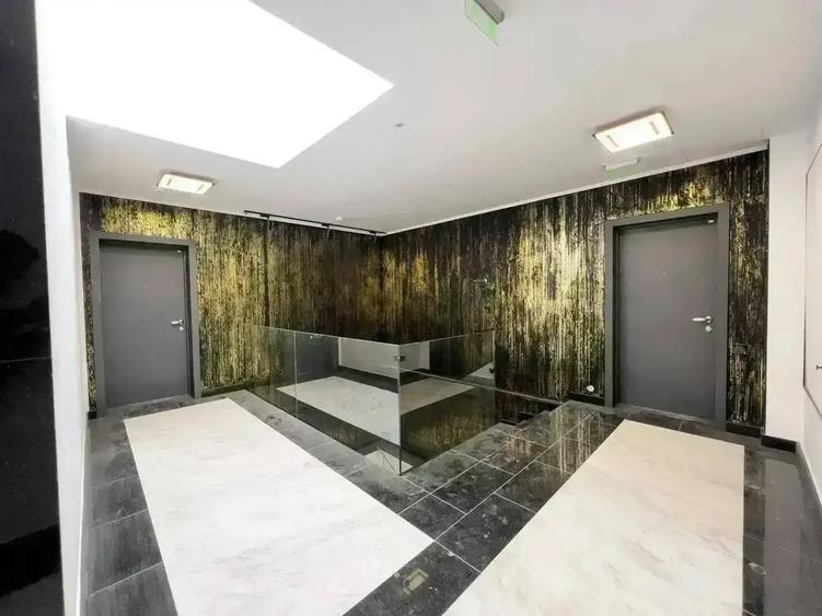 Apartament cu 3 camere decomandat în P-ța Unirii