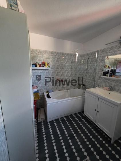 Casă individuală cu 6 camere cu Canalizare în Bucureștii Noi
