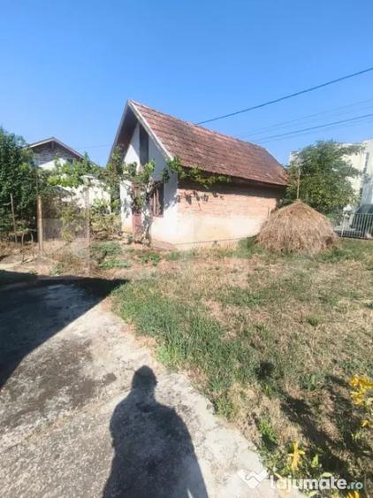Casă cu 3 camere cu Teren 650 Mp în Central
