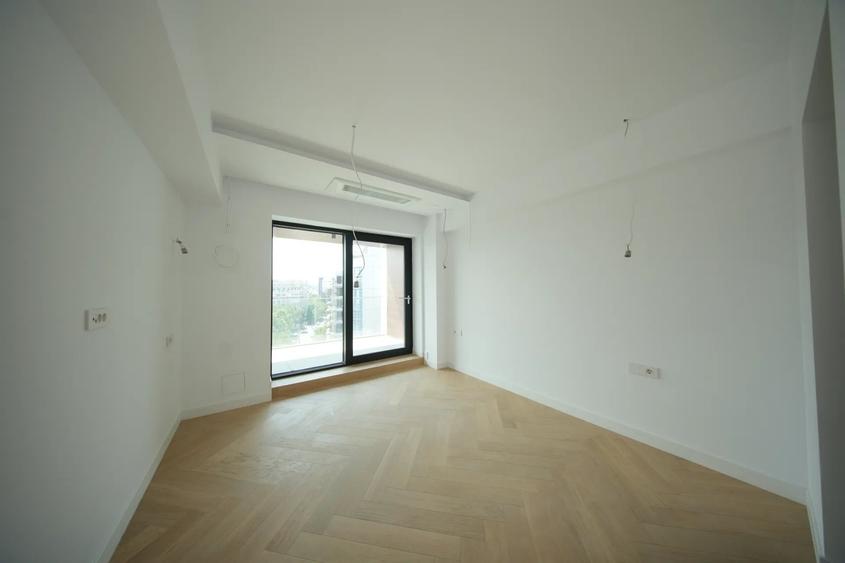Apartament cu 4 camere decomandat în Unirii