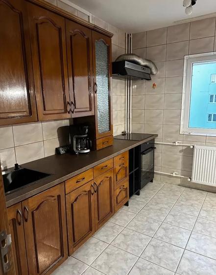 Apartament cu 3 camere decomandat, mobilat în Alba Iulia