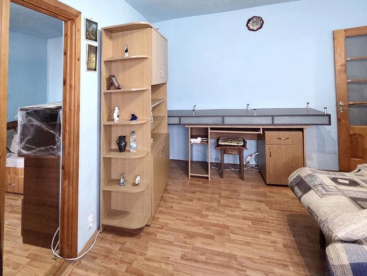 Apartament cu 2 camere semidecomandat, mobilat în Central