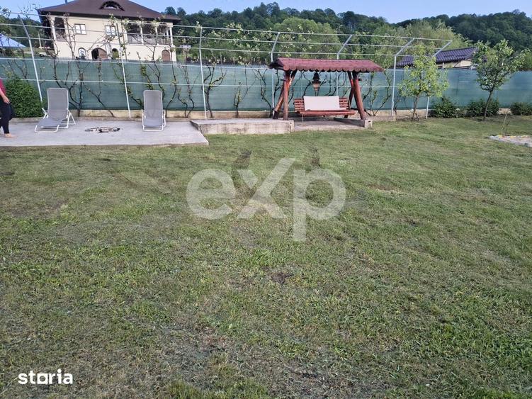 Casă cu 3 camere cu Teren 1071 Mp în Bradu