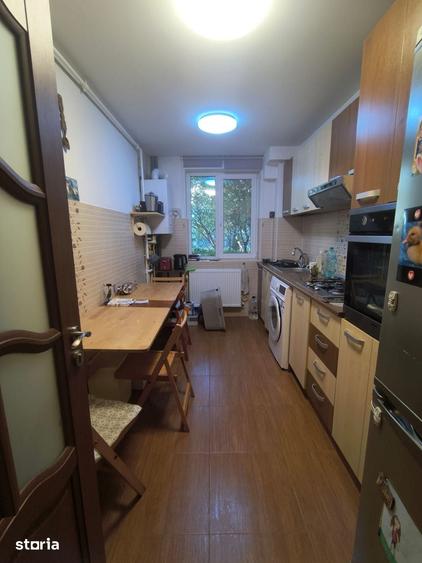 Apartament cu 4 camere semidecomandat în Tomis Nord