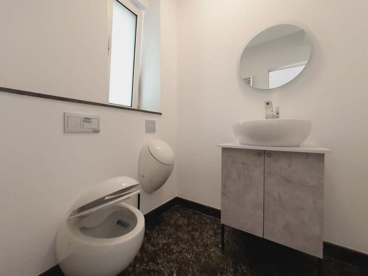 Casă cu 6 camere cu Teren 290 Mp în Nordului