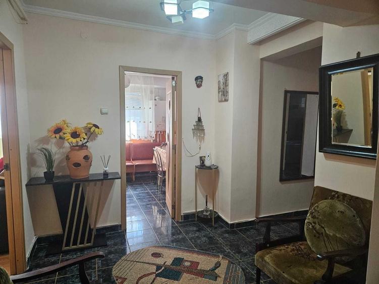 Apartament cu 3 camere decomandat în Ultracentral