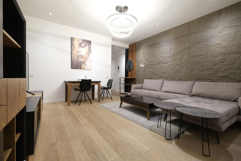 Apartament cu 3 camere decomandat, mobilat în Herăstrău