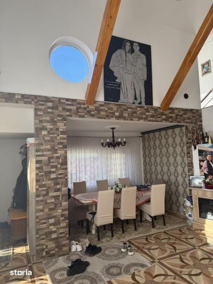 Casă cu 5 camere cu Teren 660 Mp în Jucu