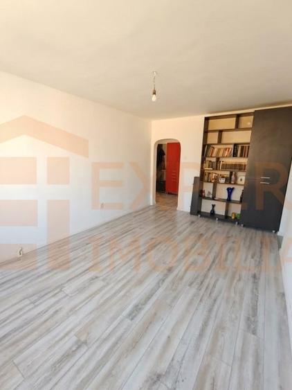 Apartament cu 3 camere circular în Far