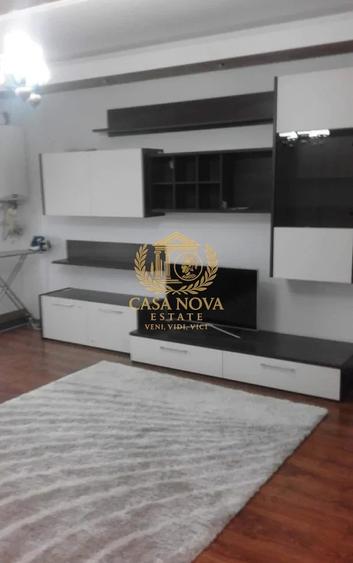 Apartament cu 3 camere semidecomandat, mobilat în Central