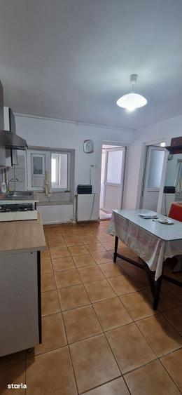 Apartament cu 2 camere decomandat în Piața Unirii