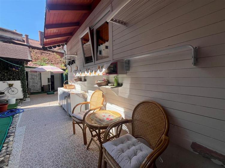 Lugoj, Parter De Vilă, Curte Proprie, 4 Cam., Pretabil  Afacere + Locuinta, - 10