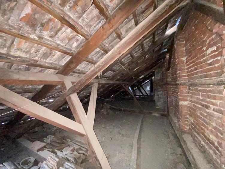 Casă cu 2 camere cu Canalizare în Iosefin