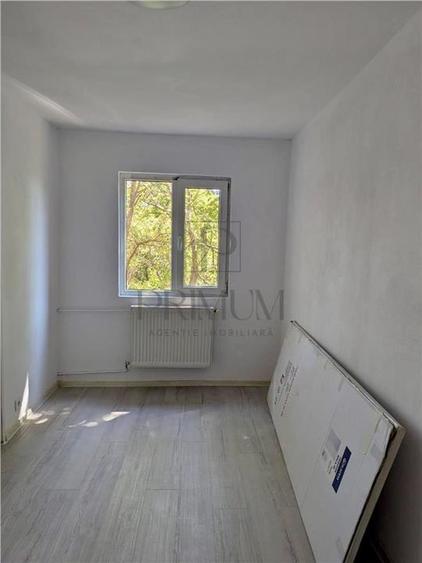 Apartament cu 2 camere semidecomandat în Șagului