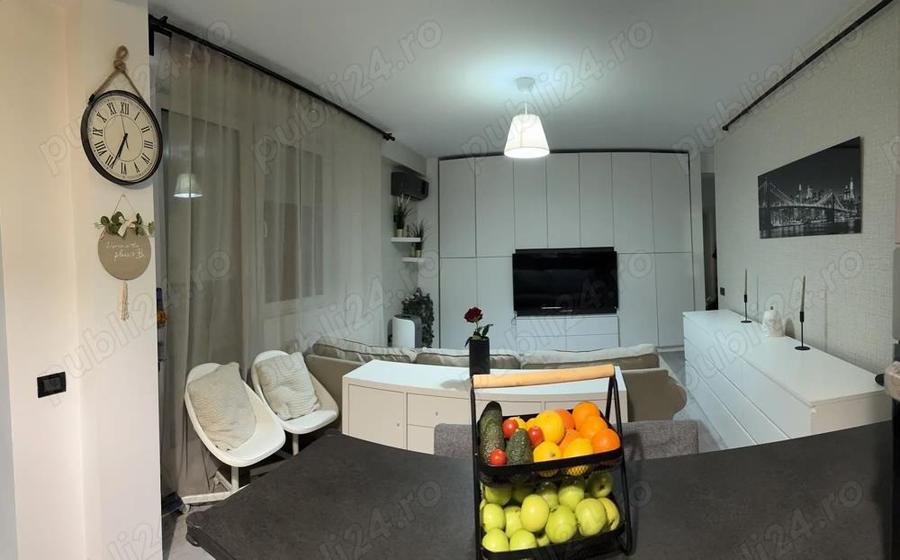 Apartament cu 3 camere decomandat în Roșu