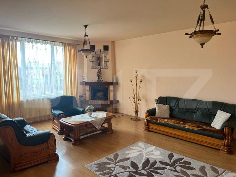 Casă individuală cu 8 camere cu Canalizare în Sâncraiu de Mureș