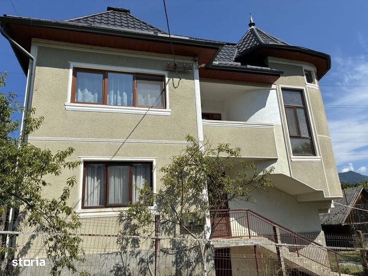 Casă cu 4 camere cu Teren 1300 Mp în Băi