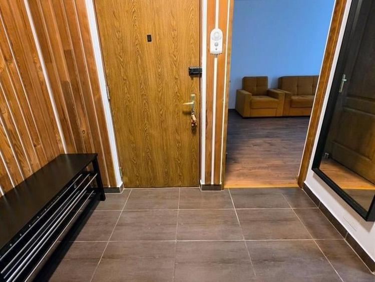 Apartament cu 3 camere decomandat, mobilat în Băneasa — fotografia 3