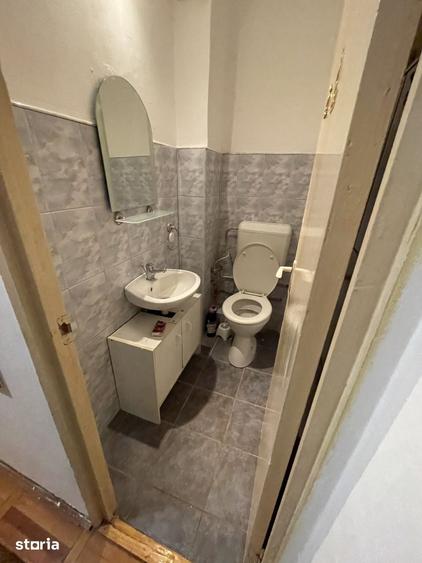 Apartament cu 3 camere semidecomandat în Est