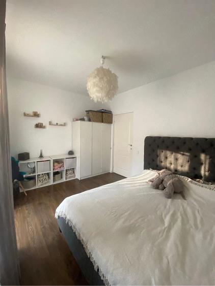 Apartament cu 3 camere semidecomandat în Florești