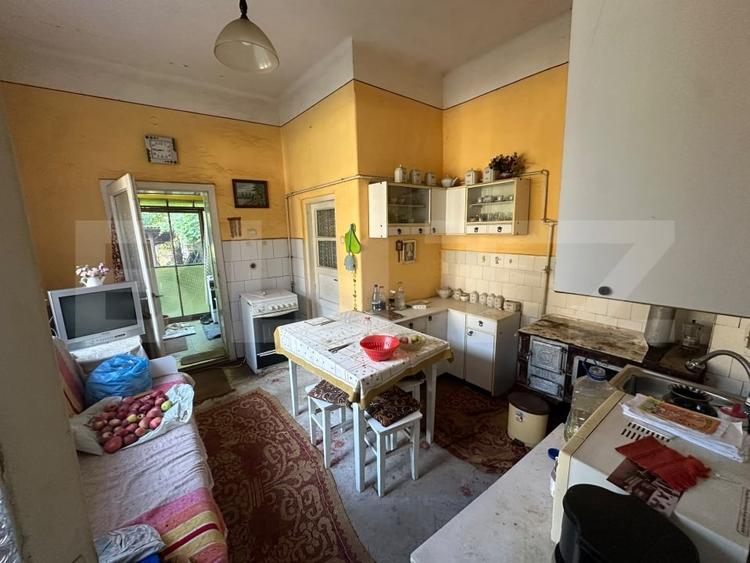 Casă cu 5 camere cu Canalizare în Central
