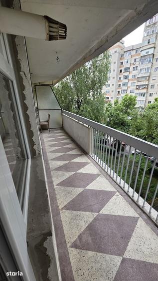 Apartament 4 camere, 93 mp utili, etaj 3/4, decomandat, zona Centrala - 13