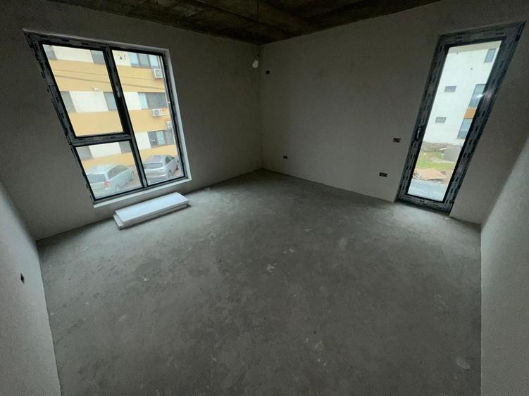Duplex cu 6 camere cu Canalizare în Fundeni