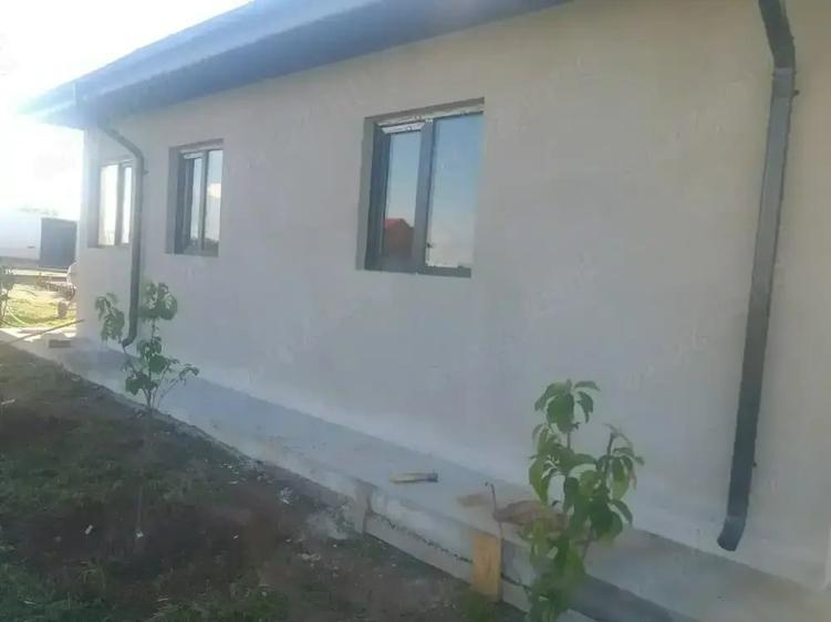 Casă cu 3 camere cu Teren 560 Mp în Frumușani