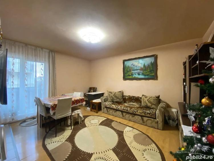 Apartament cu 3 camere decomandat în Gușterița