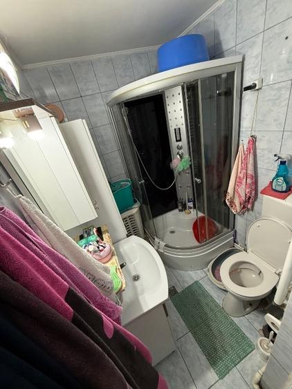 Apartament cu 3 camere semidecomandat, mobilat în Micro 19