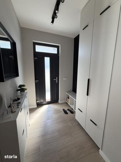 Casă cu 3 camere cu Teren 25 Mp în Dumbrăvița